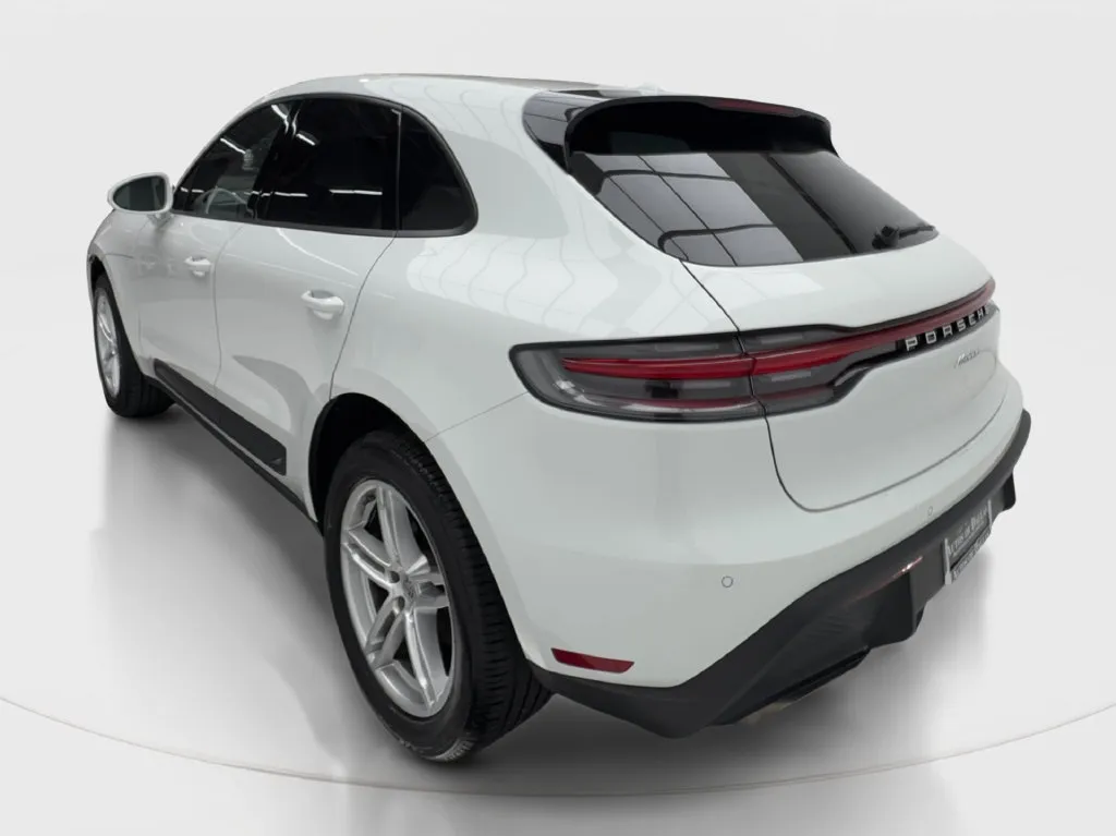 Porsche Macan photo 16