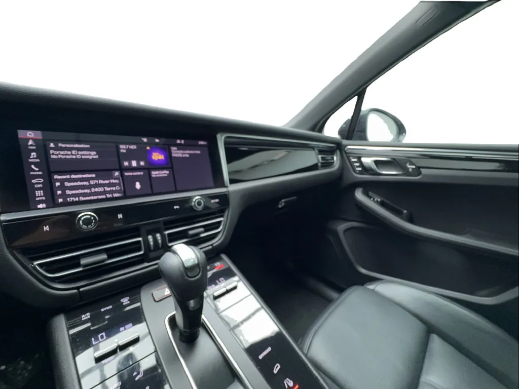 Porsche Macan photo 42