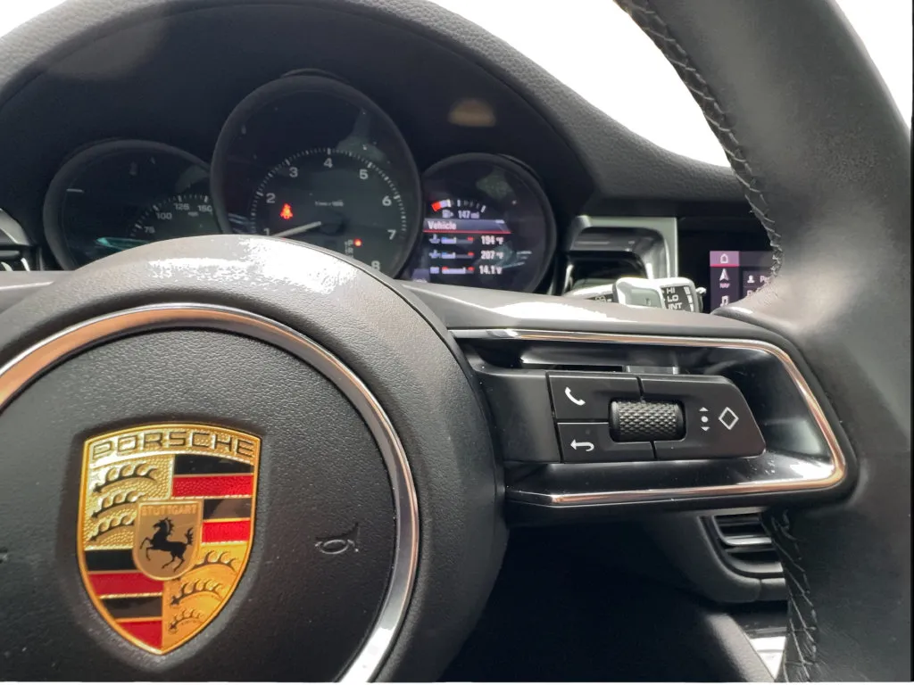 Porsche Macan photo 40