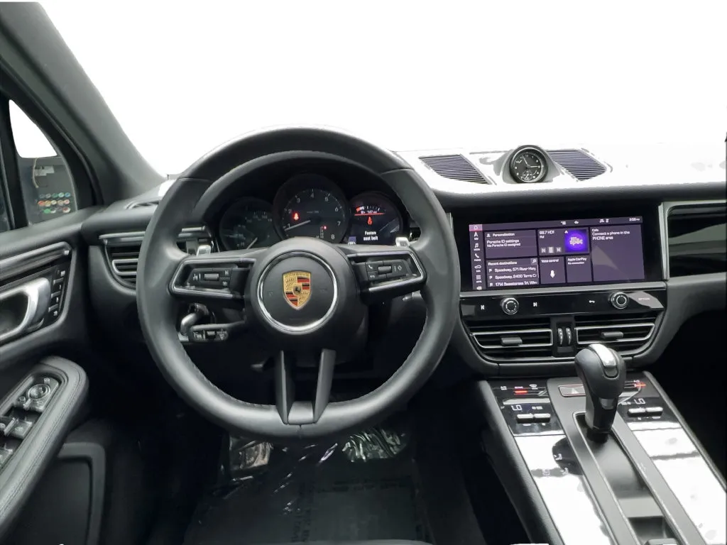 Porsche Macan photo 37