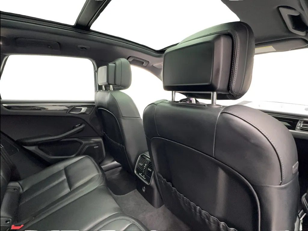 Porsche Macan photo 29