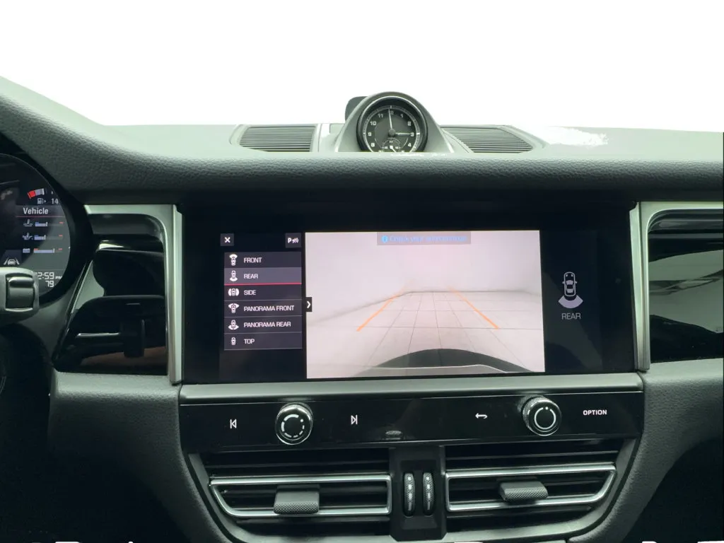 Porsche Macan photo 48