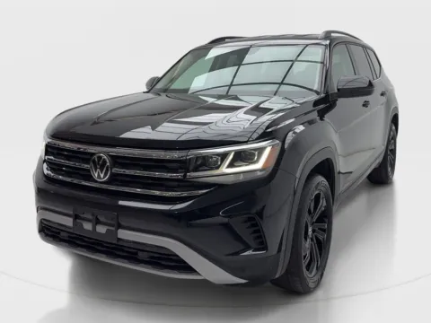 More photos of 2023 Volkswagen Atlas 3.6L V6 SE w/Technology at Autos of Dallas - Plano, TX