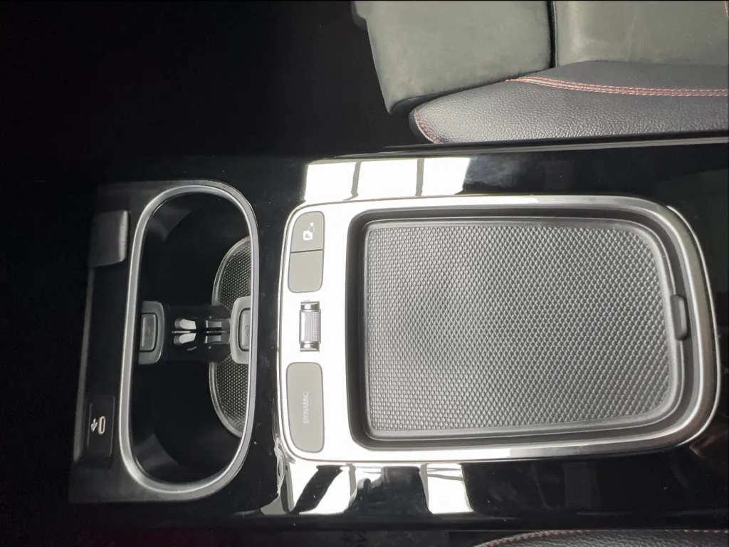 Mercedes-Benz CLA photo 49