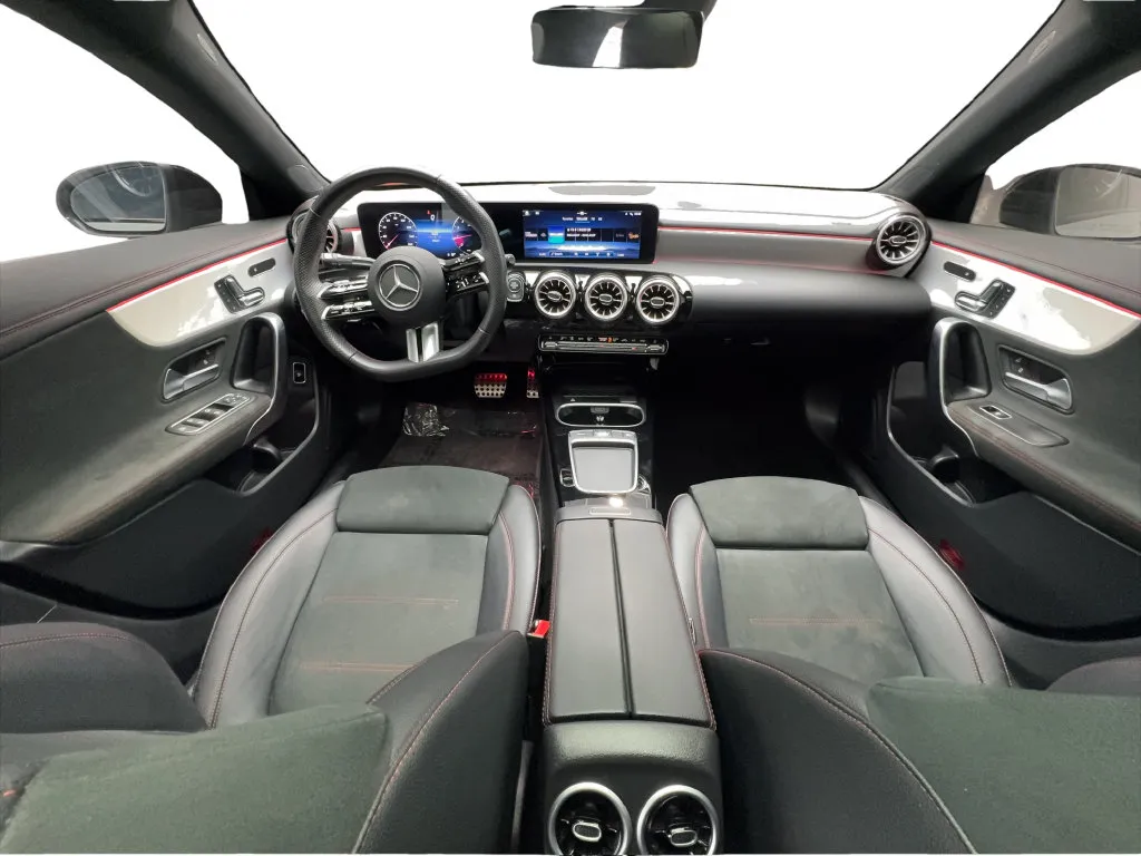 Mercedes-Benz CLA photo 41