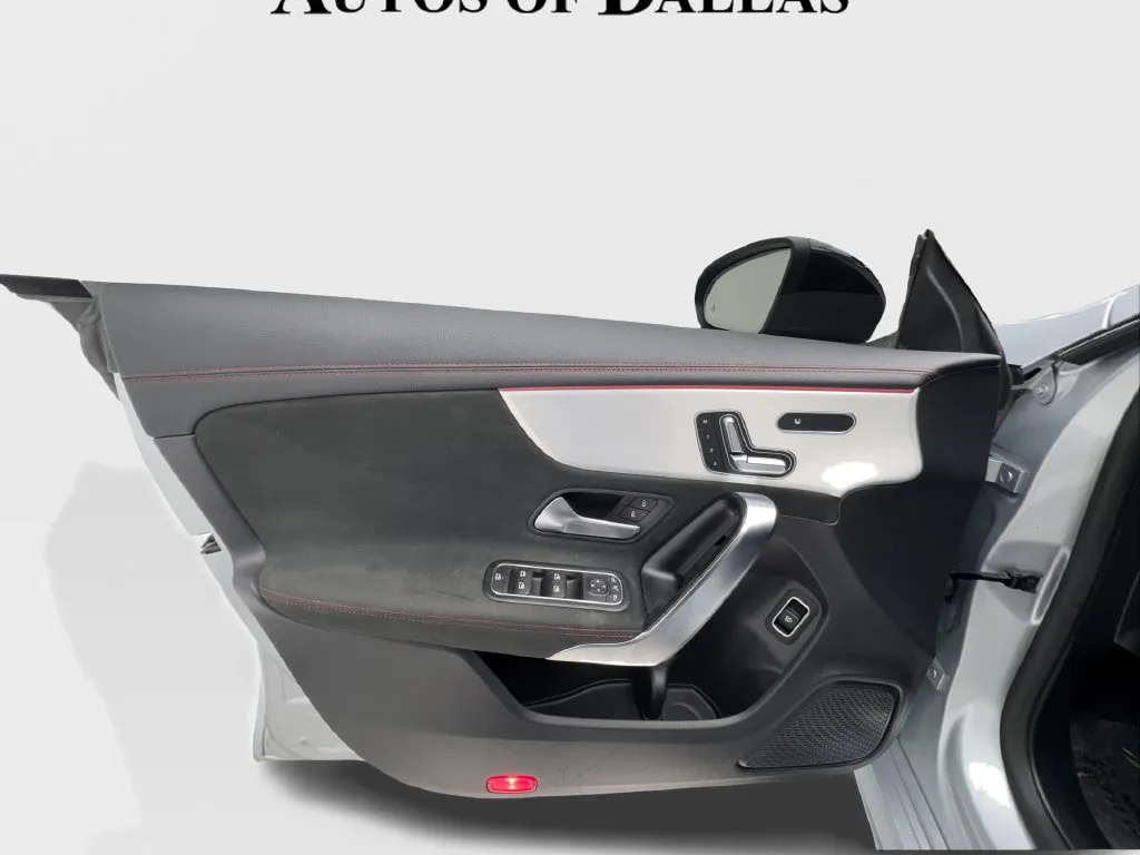 Mercedes-Benz CLA photo 23