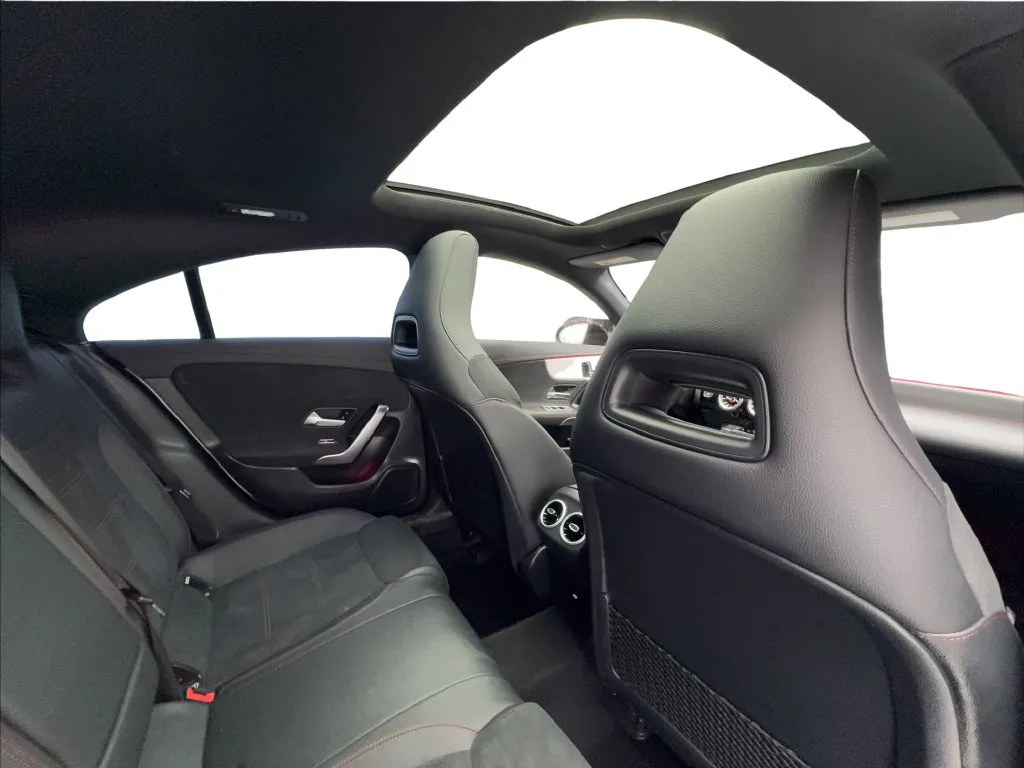 Mercedes-Benz CLA photo 28