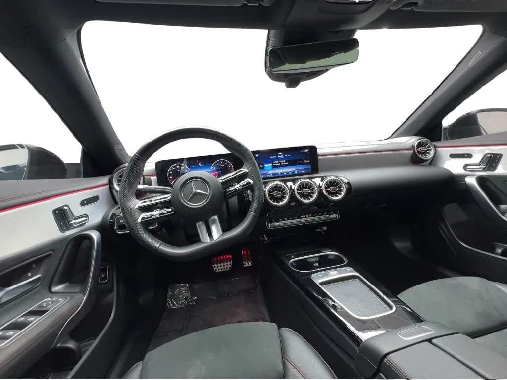 Mercedes-Benz CLA photo 35