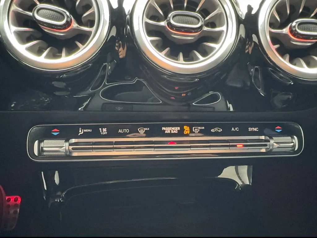 Mercedes-Benz CLA photo 50