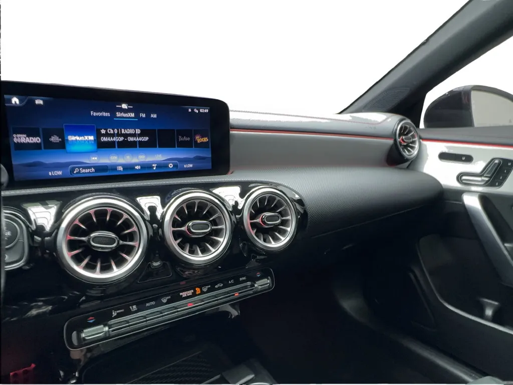 Mercedes-Benz CLA photo 46