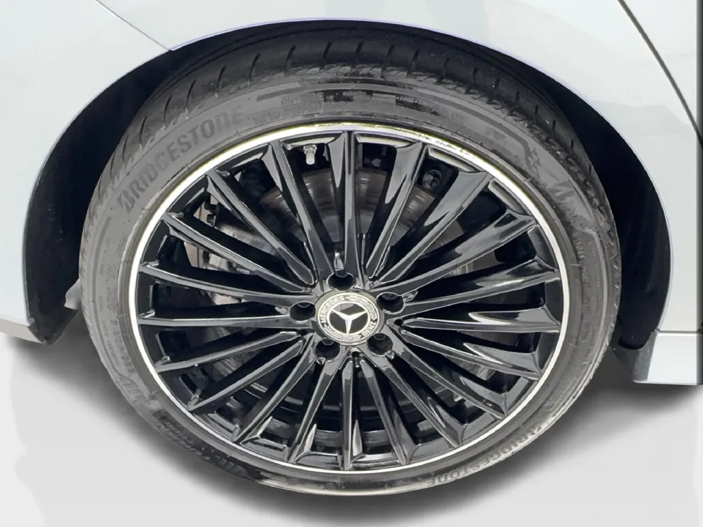 Mercedes-Benz CLA photo 18