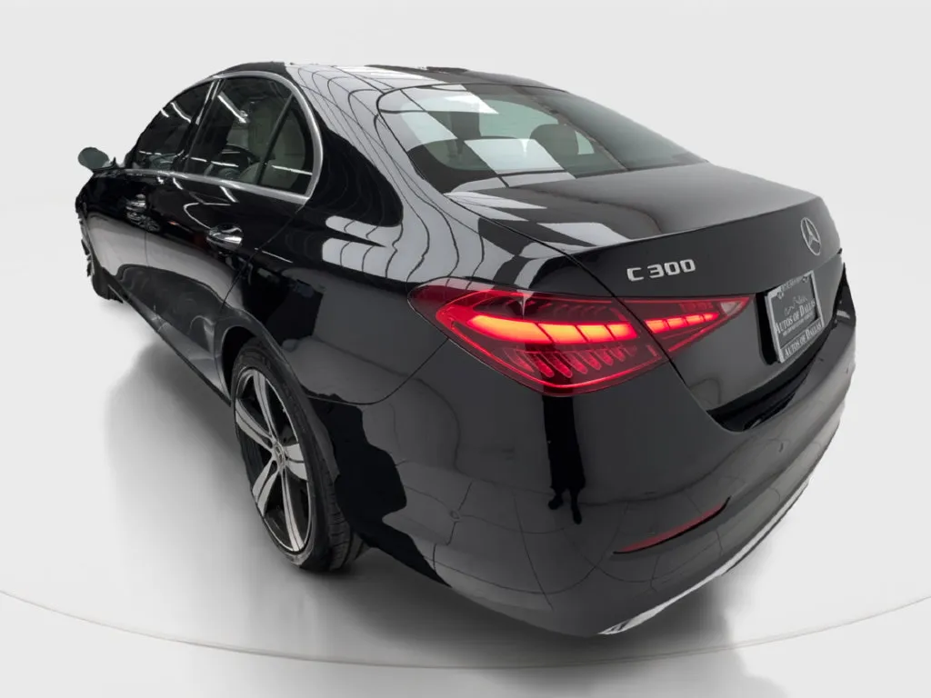 Mercedes-Benz C-Class photo 11