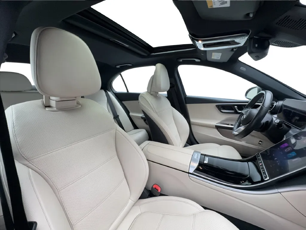 Mercedes-Benz C-Class photo 33