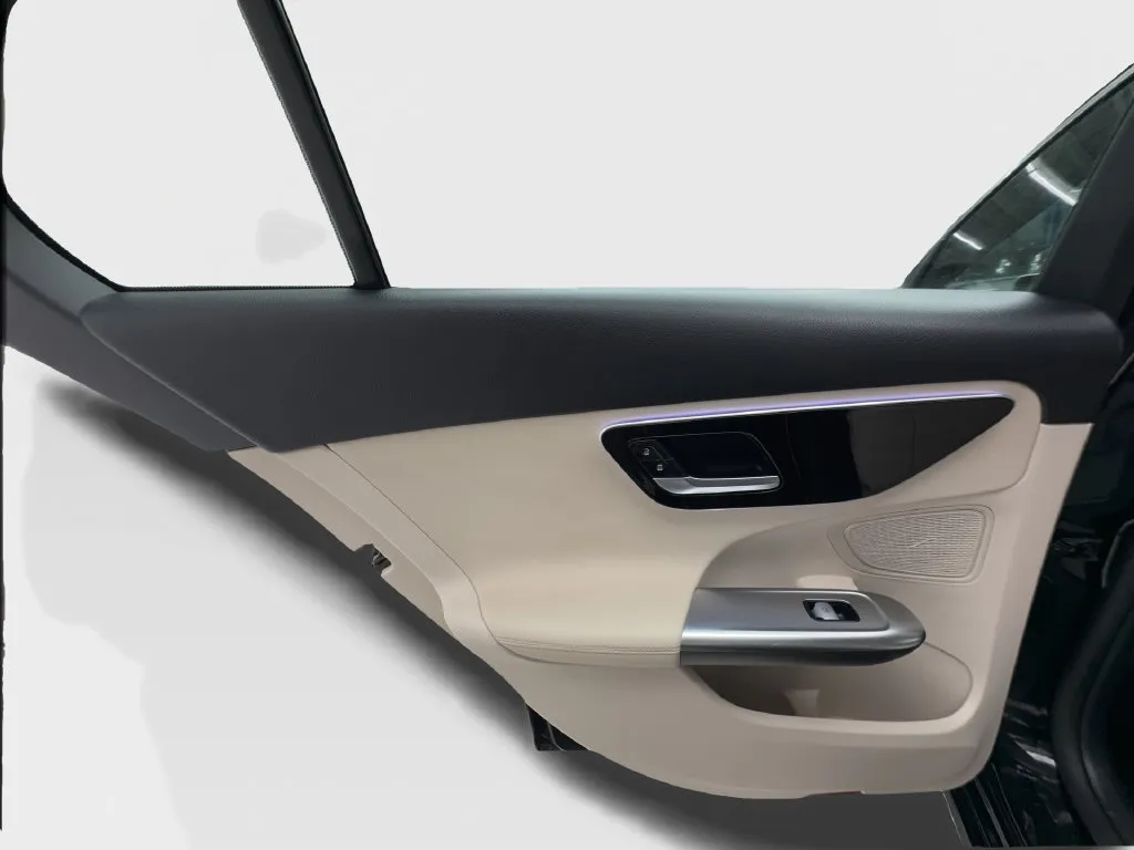 Mercedes-Benz C-Class photo 28