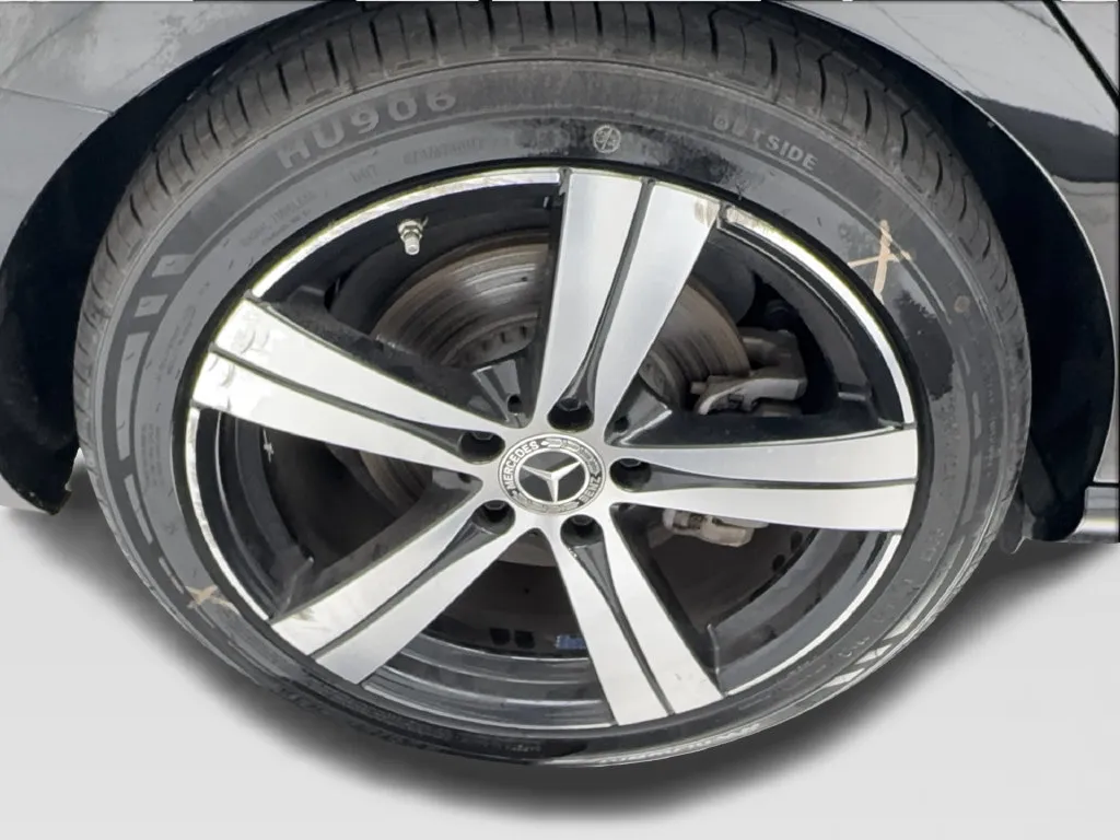 Mercedes-Benz C-Class photo 18