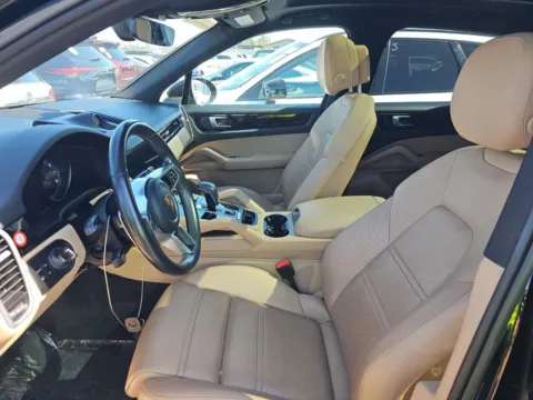 More photos of 2022 Porsche Cayenne at Autos of Dallas - Plano, TX