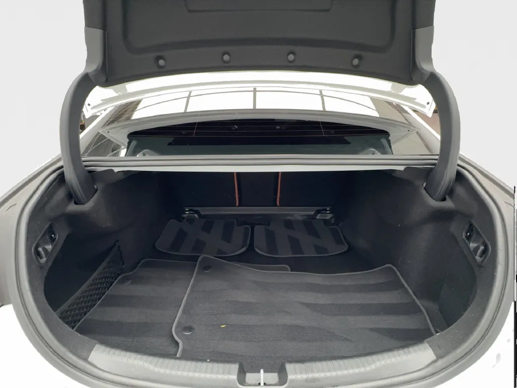 Mercedes-Benz C-Class photo 19