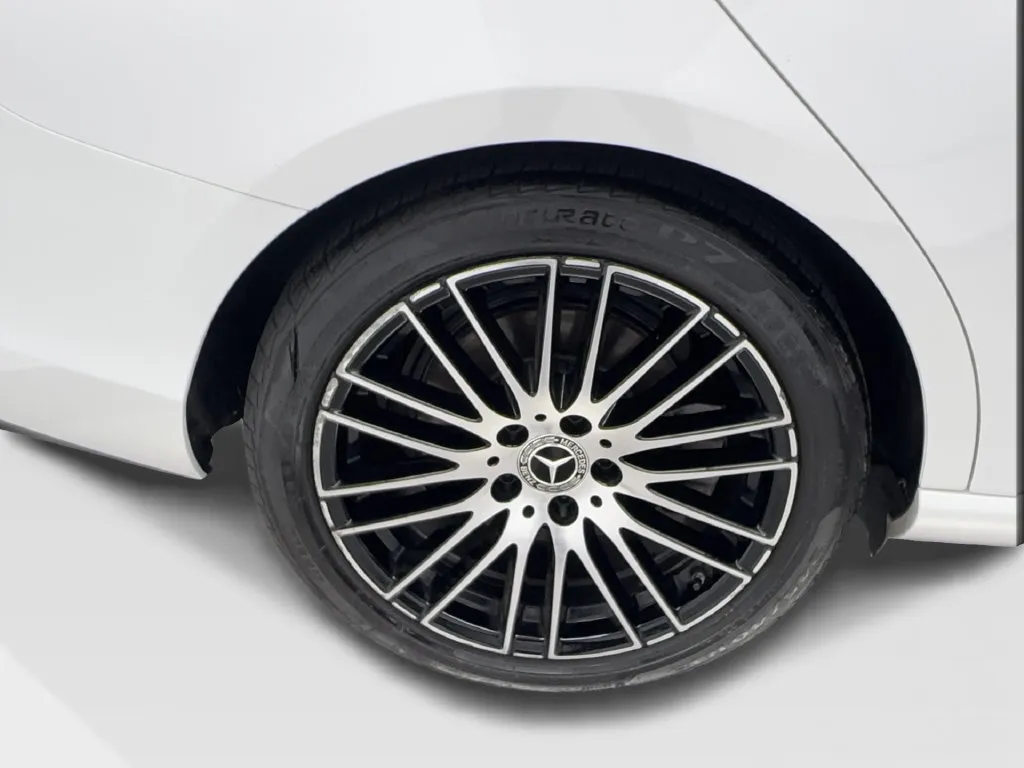 Mercedes-Benz C-Class photo 18