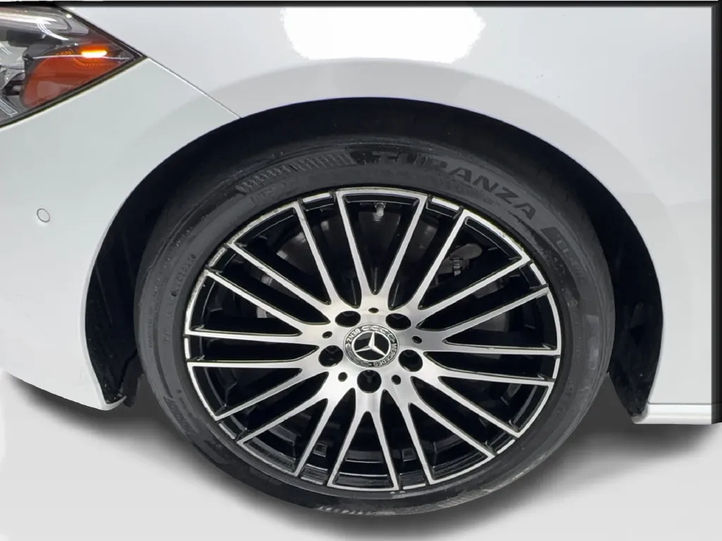Mercedes-Benz C-Class photo 15