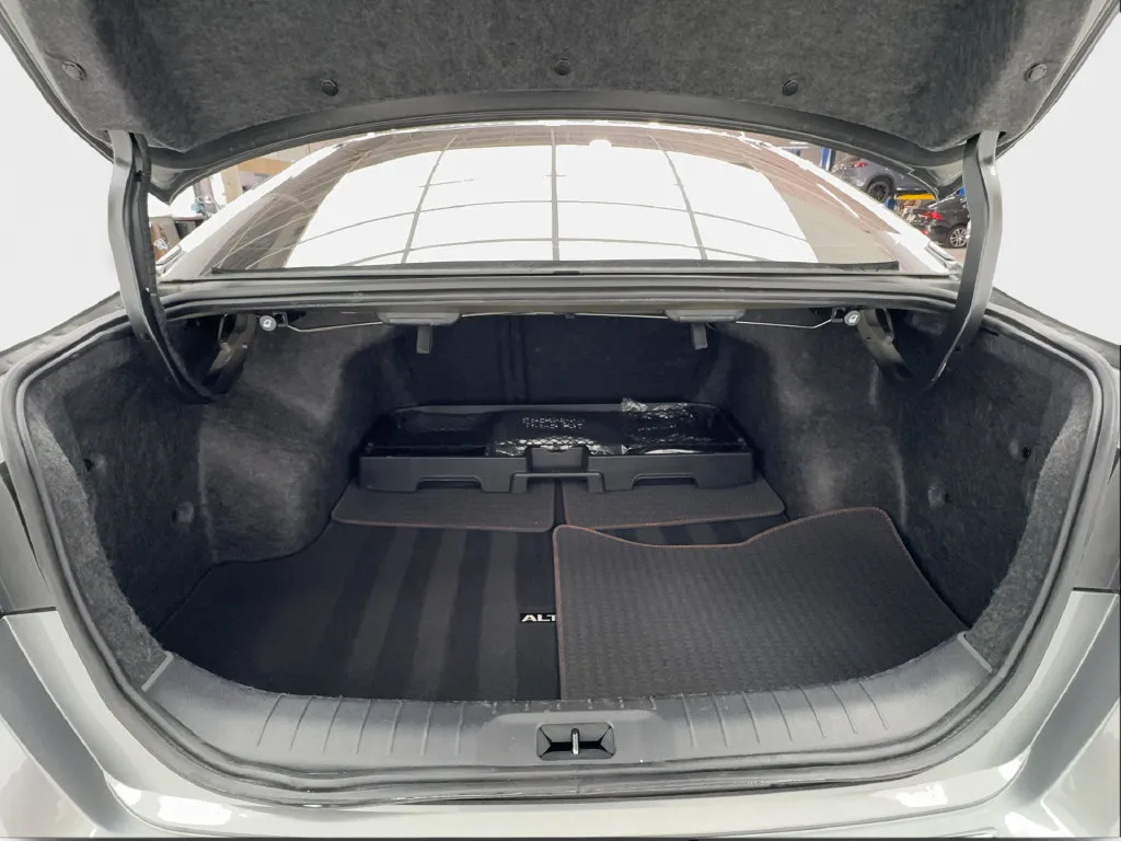 Nissan Altima photo 19