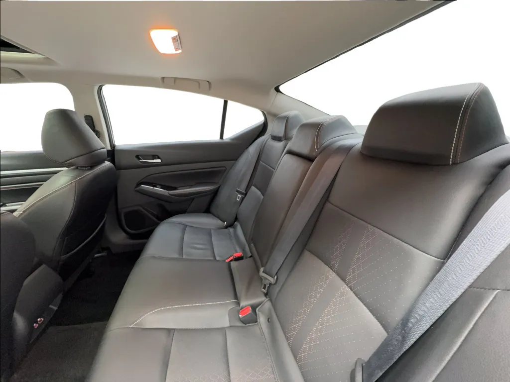 Nissan Altima photo 26