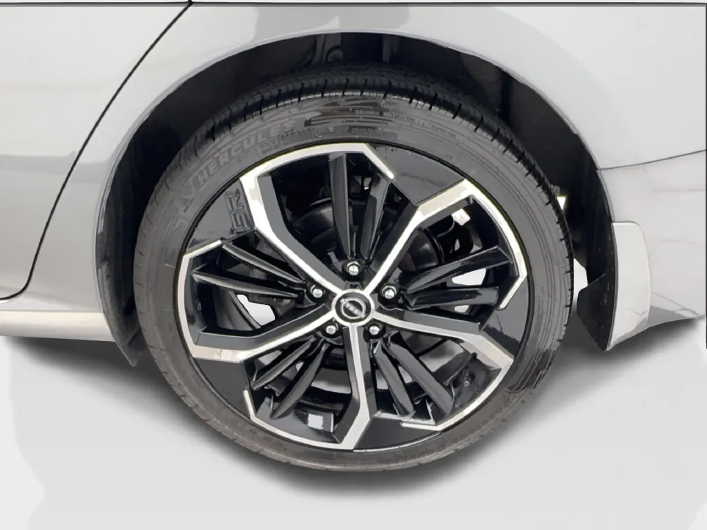 Nissan Altima photo 14