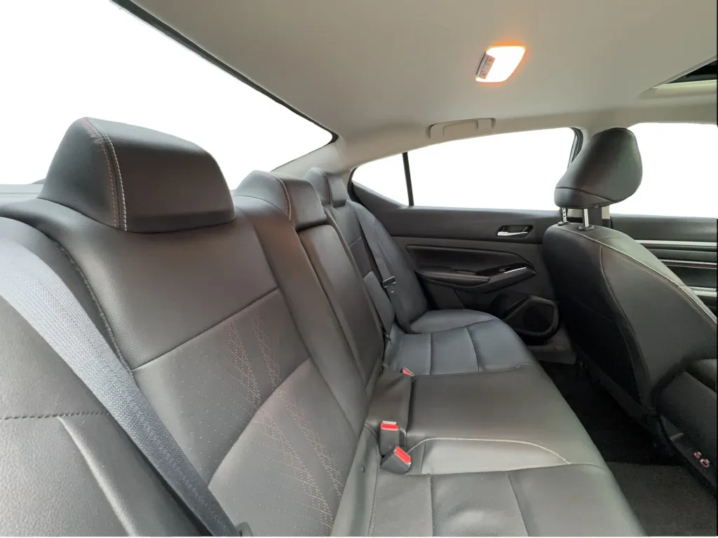 Nissan Altima photo 29