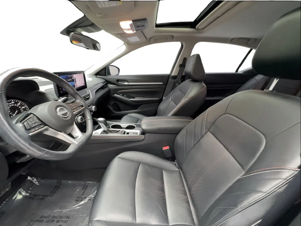 Nissan Altima photo 21