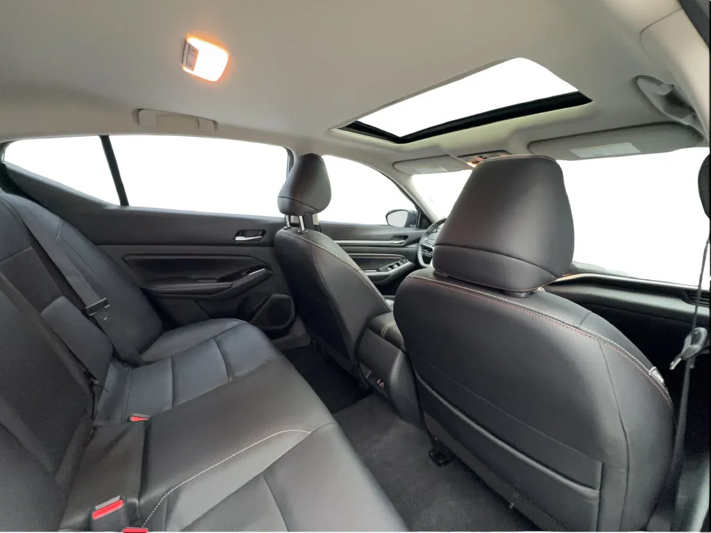Nissan Altima photo 28