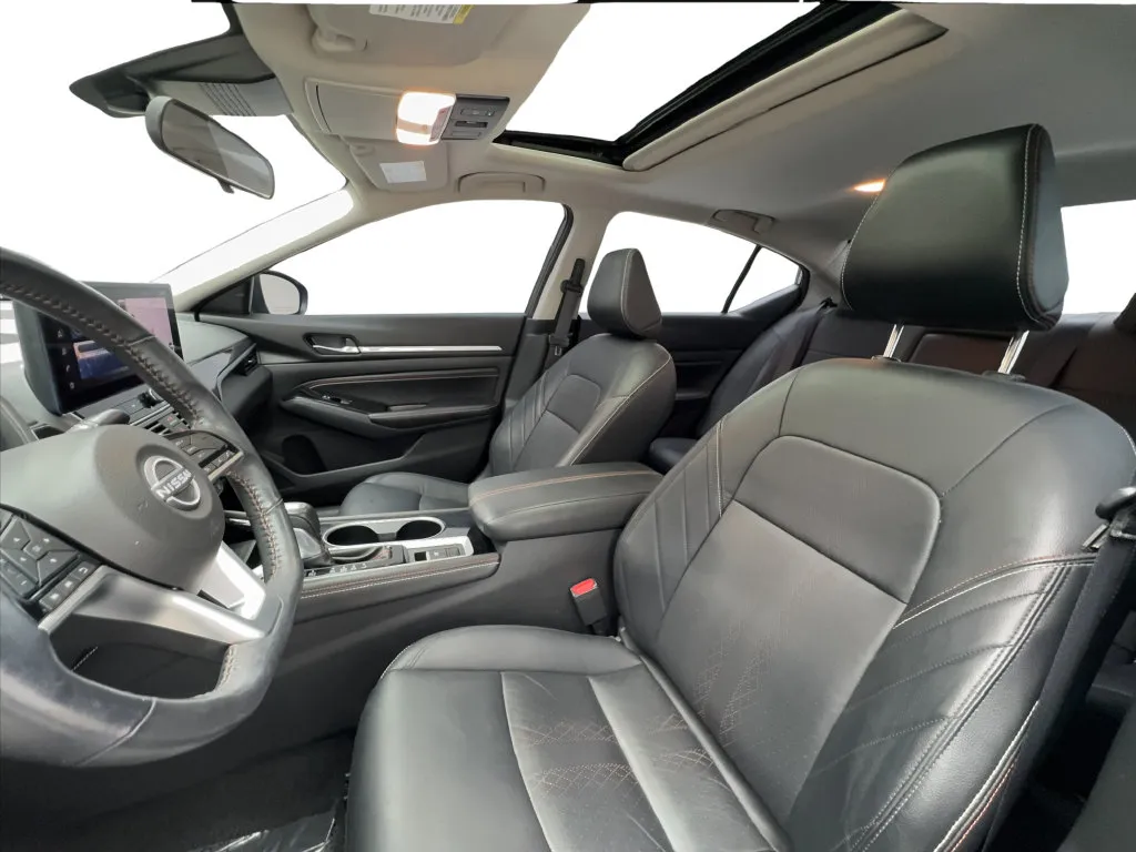 Nissan Altima photo 20