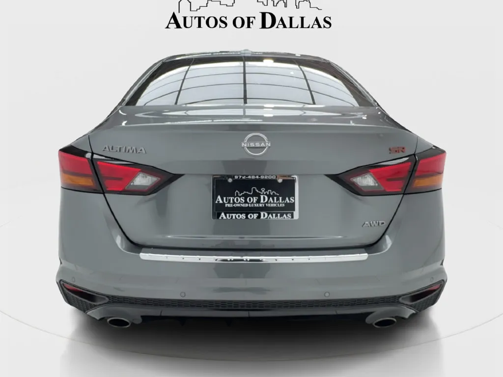 Nissan Altima photo 10