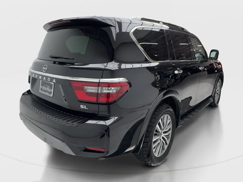 Nissan Armada photo 8