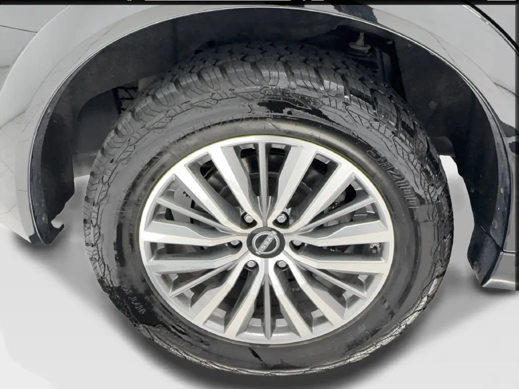 Nissan Armada photo 16