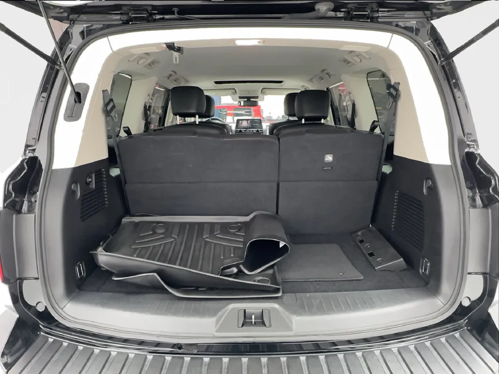 Nissan Armada photo 18