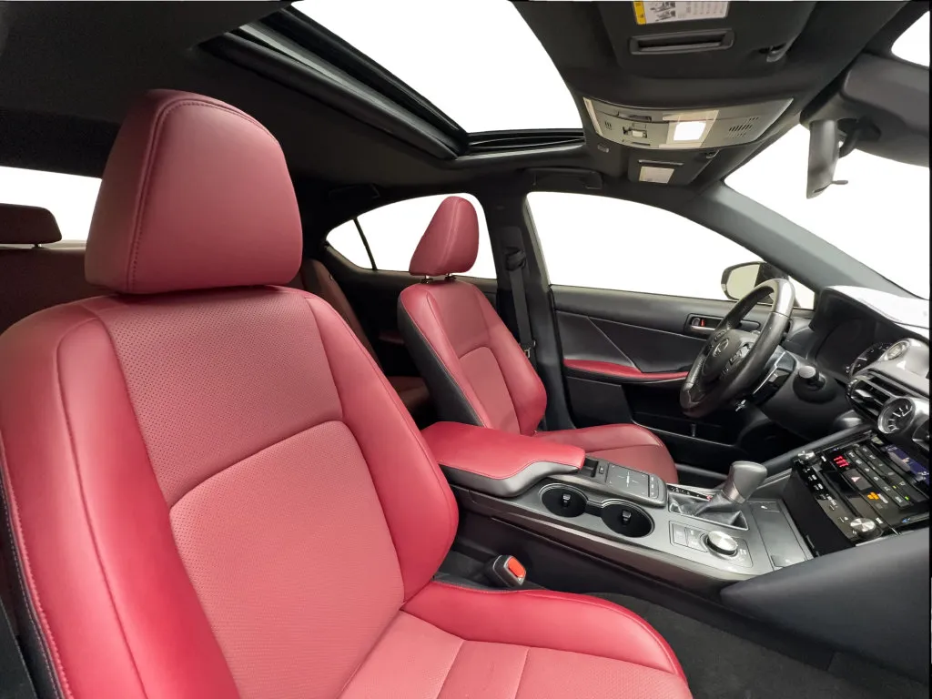 Lexus IS photo 33
