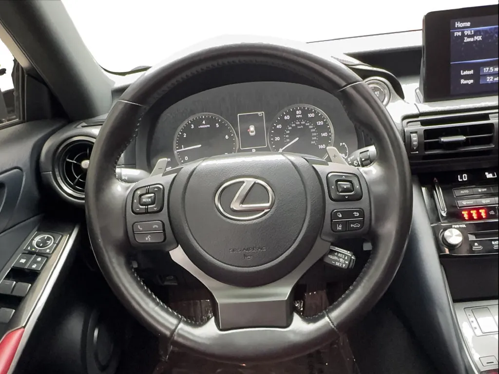 Lexus IS photo 40