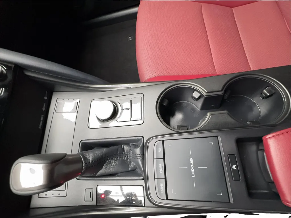 Lexus IS photo 48
