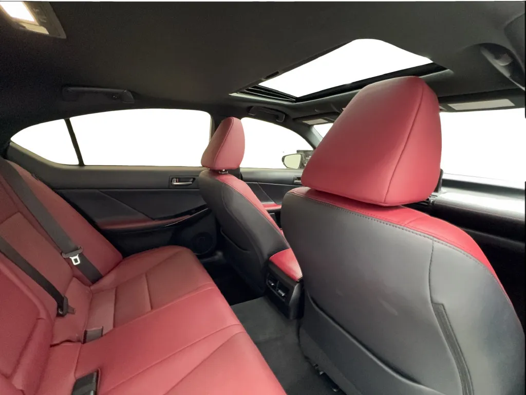 Lexus IS photo 29