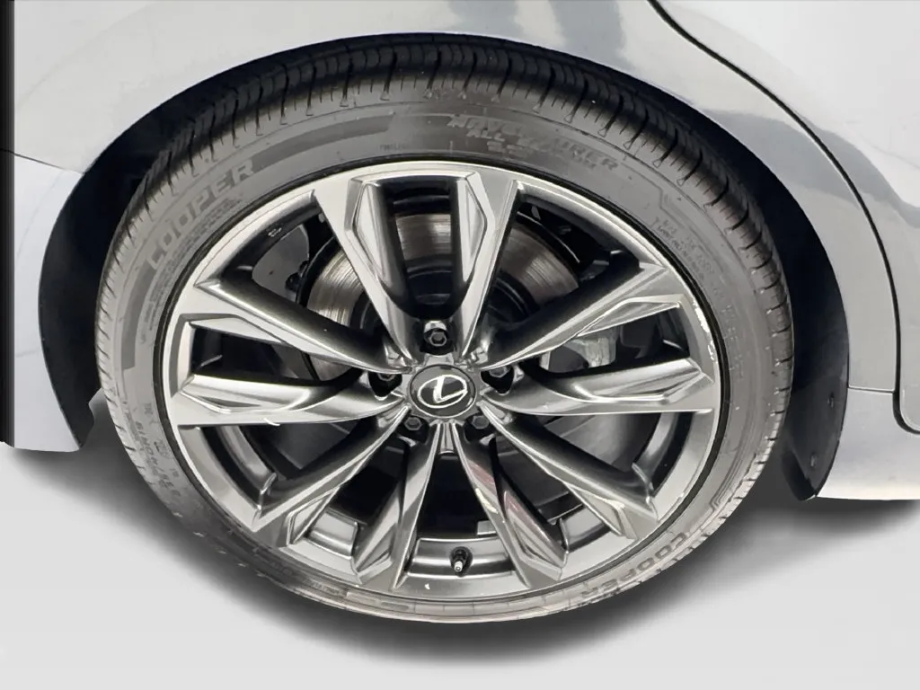 Lexus IS photo 18