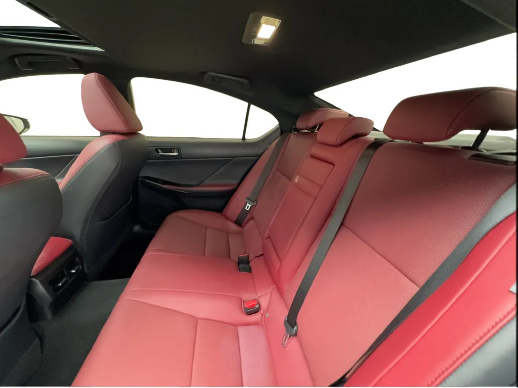 Lexus IS photo 27