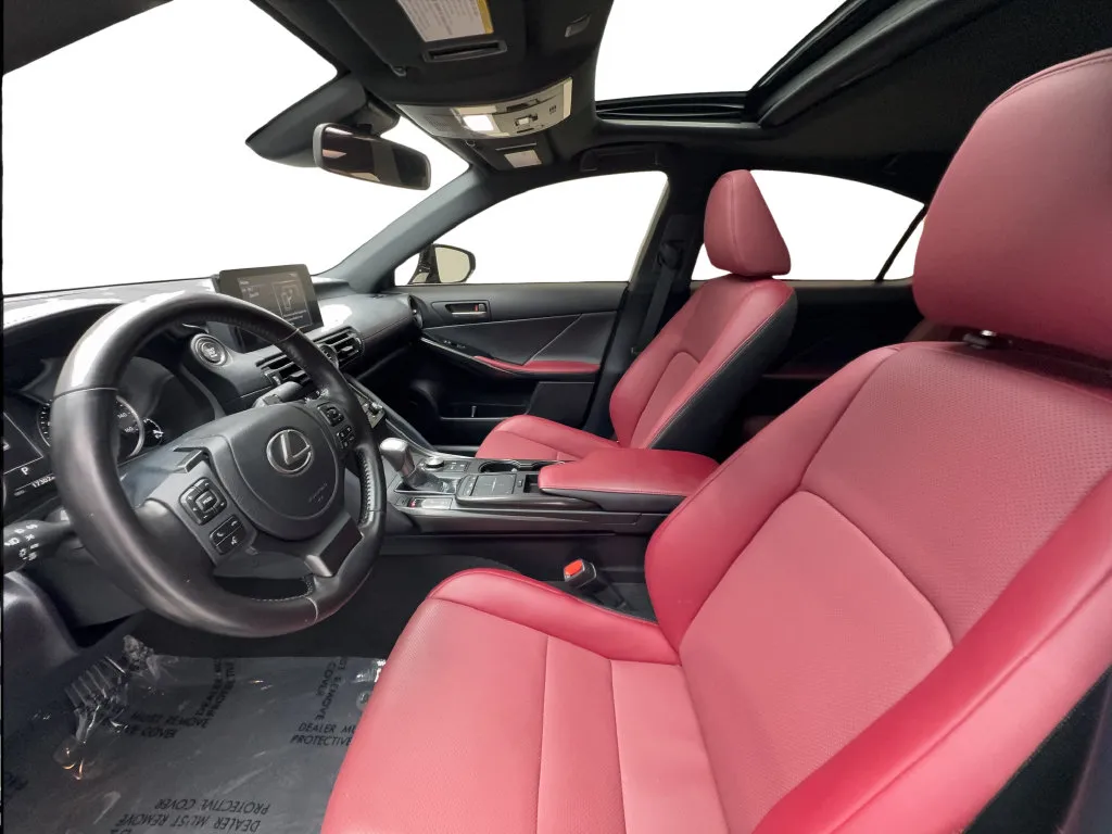 Lexus IS photo 22