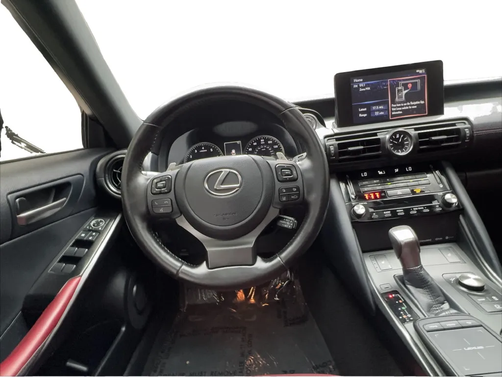 Lexus IS photo 39