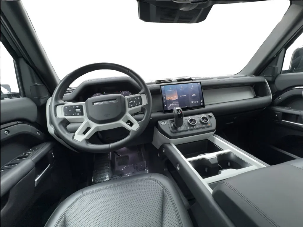 Land Rover Defender photo 36