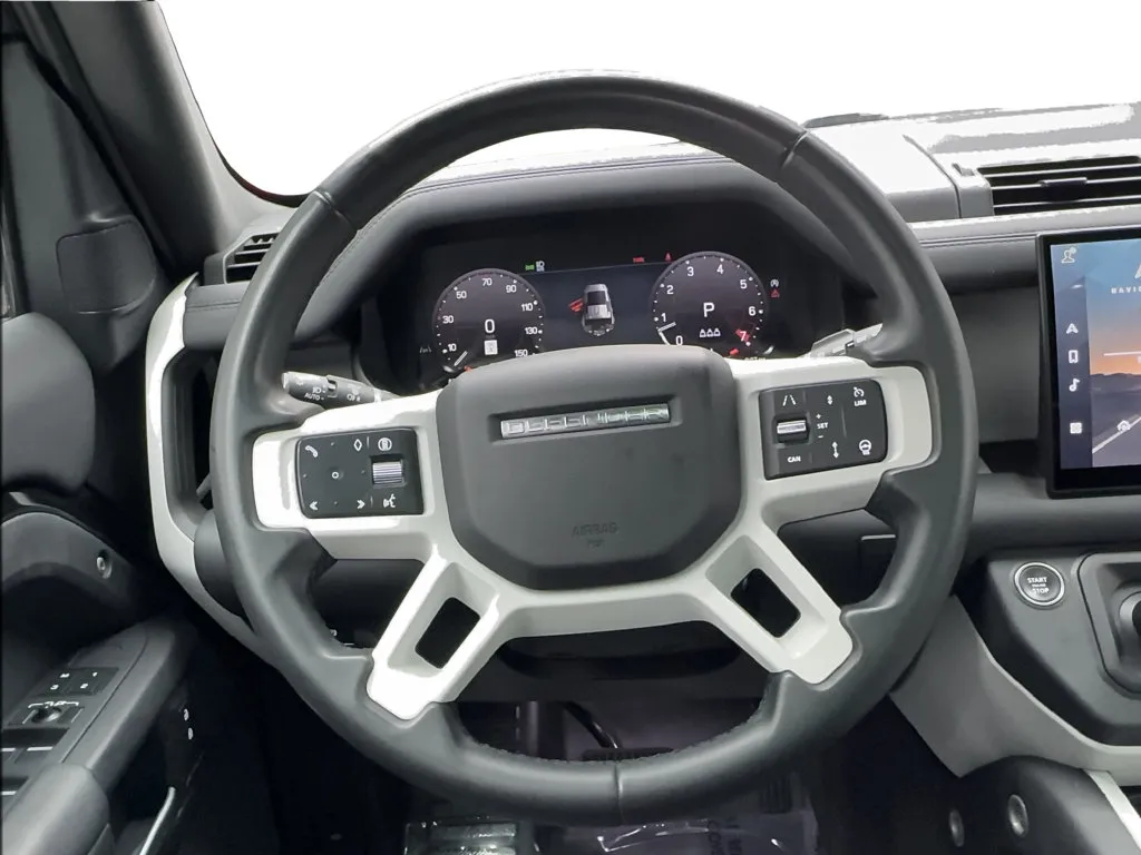 Land Rover Defender photo 39