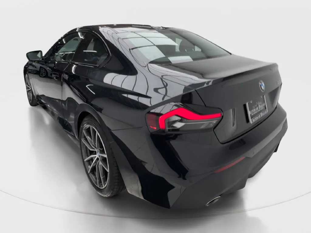 BMW 2 Series photo 11