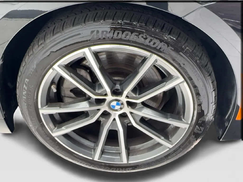 BMW 2 Series photo 16