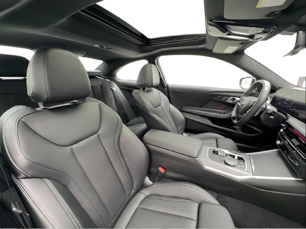 BMW 2 Series photo 27