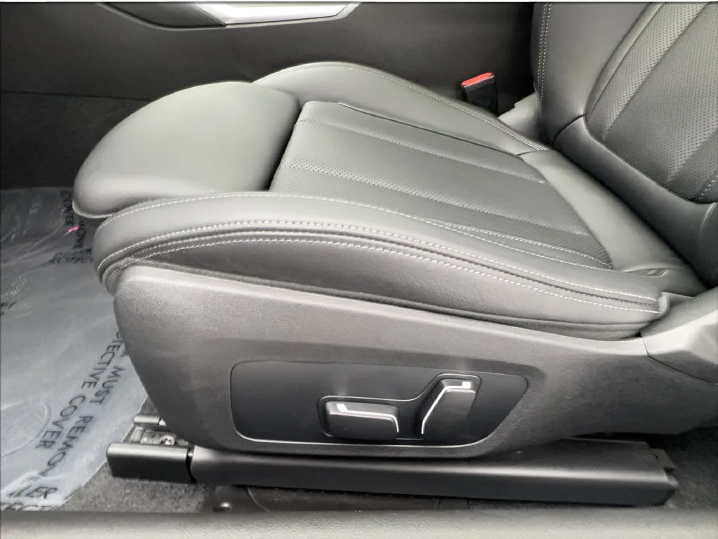 BMW 2 Series photo 23