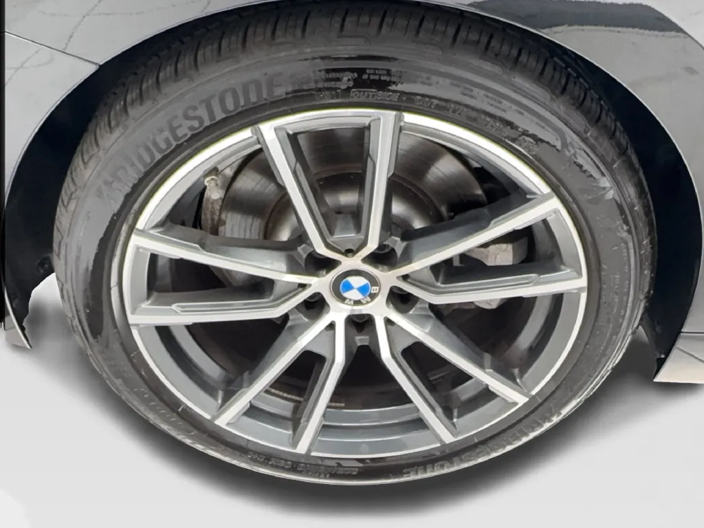 BMW 2 Series photo 18