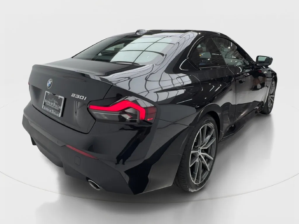BMW 2 Series photo 8